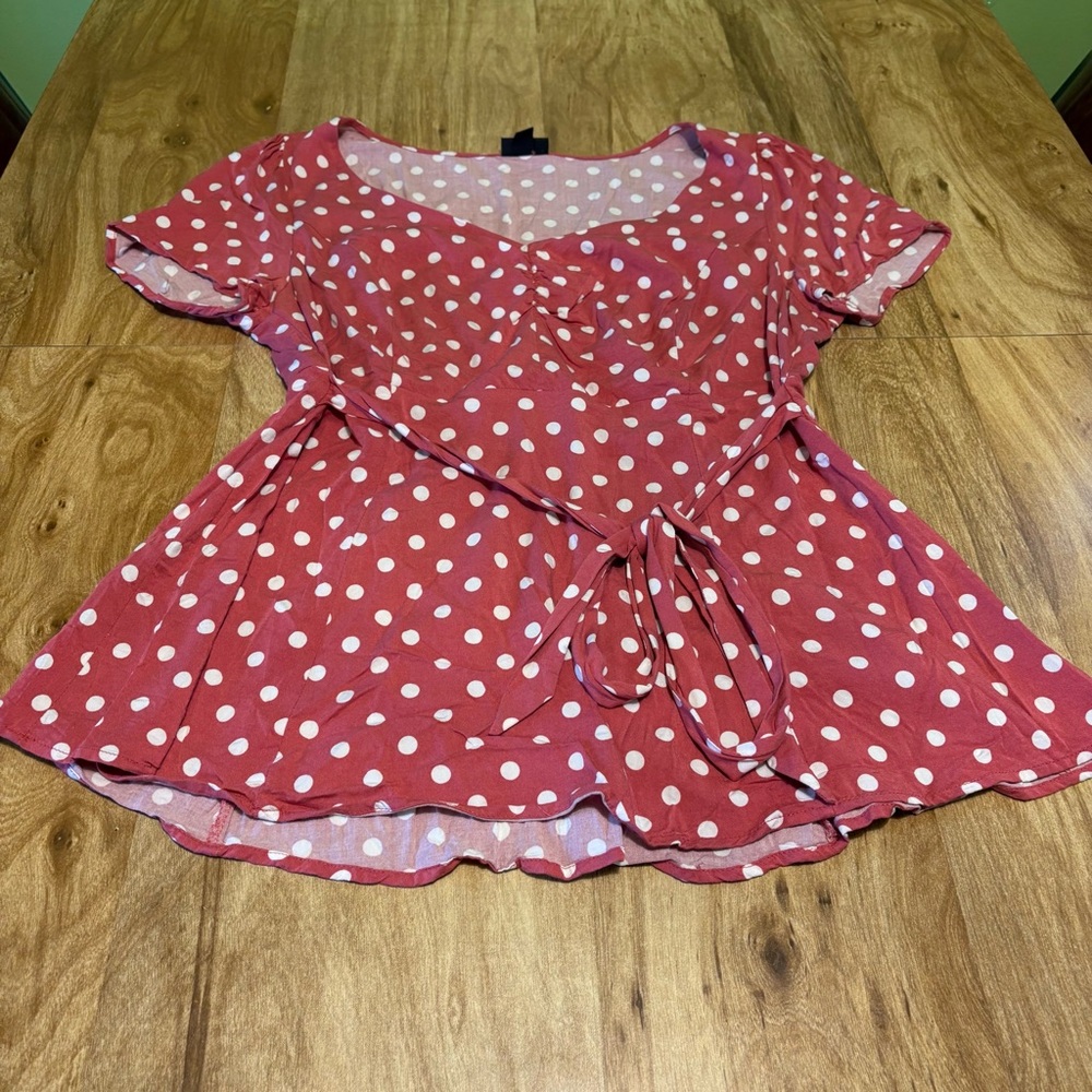3/$25 Torrid Pink White Polka Dot Front Tie Stretch Short Sleeve Top Size 00